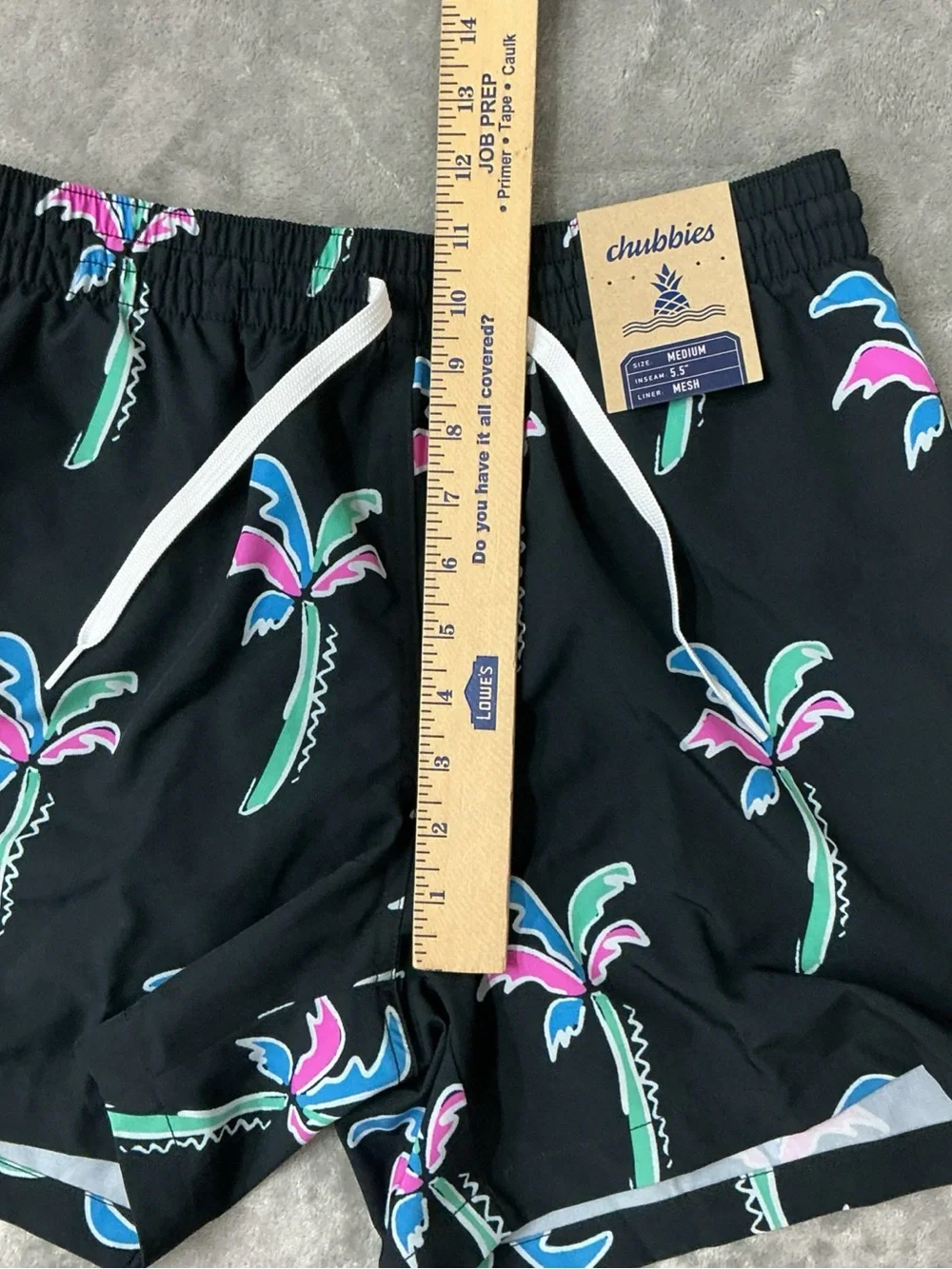 Chubbies Havana Nights Stretch 5.5” Swim Trunks Men’s Medium mesh liner NWT